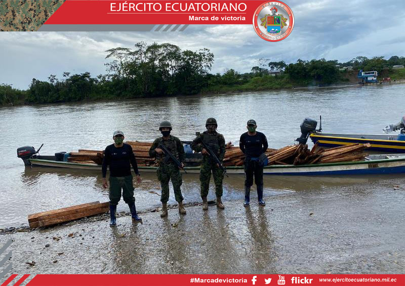 Militares incautaron madera en el río Aguarico