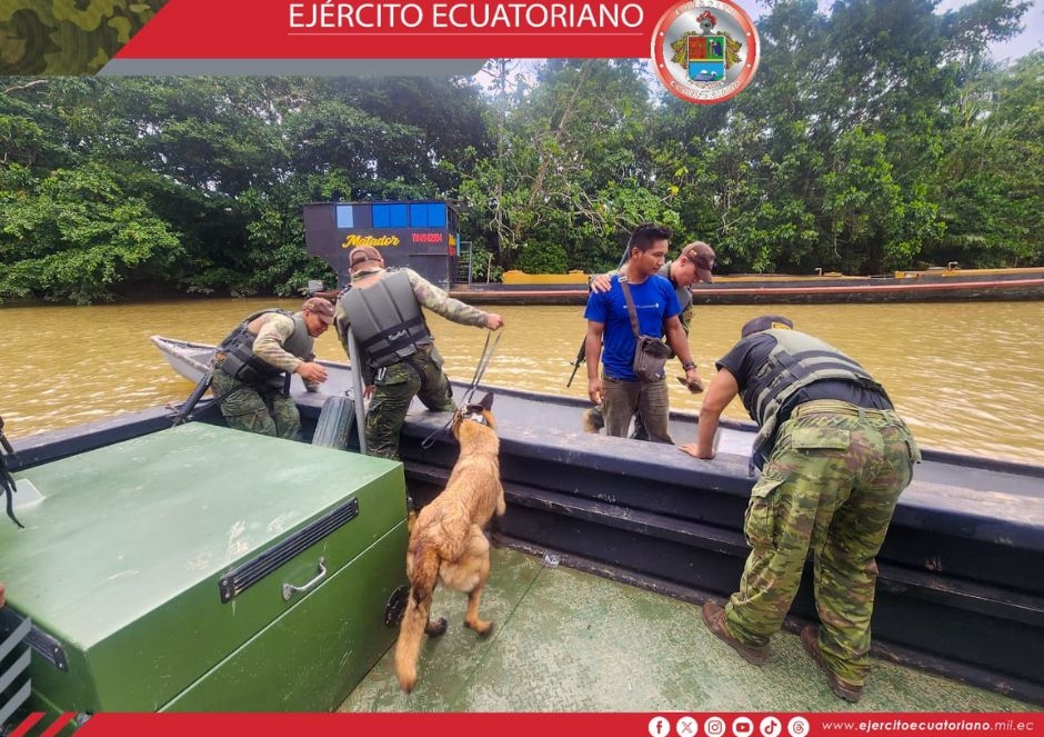 Curso de Empleo Canino se instruye en navegación fluvial