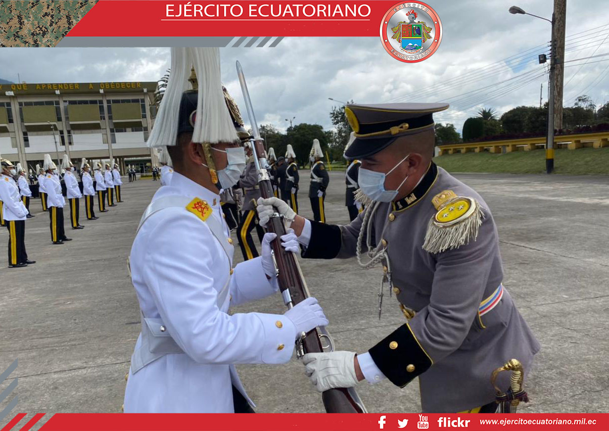 Escuela Militar Eloy Alfaro realizó Ceremonia de Entrega de Armas