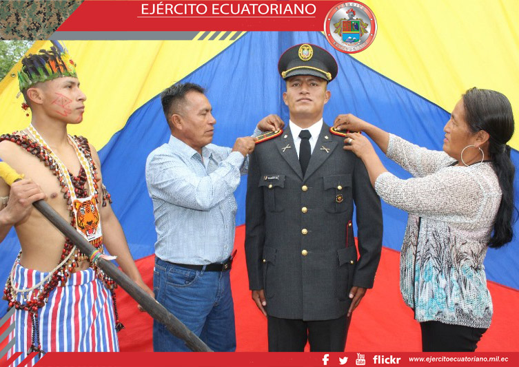 Imposición de presillas a 37 soldados iwias
