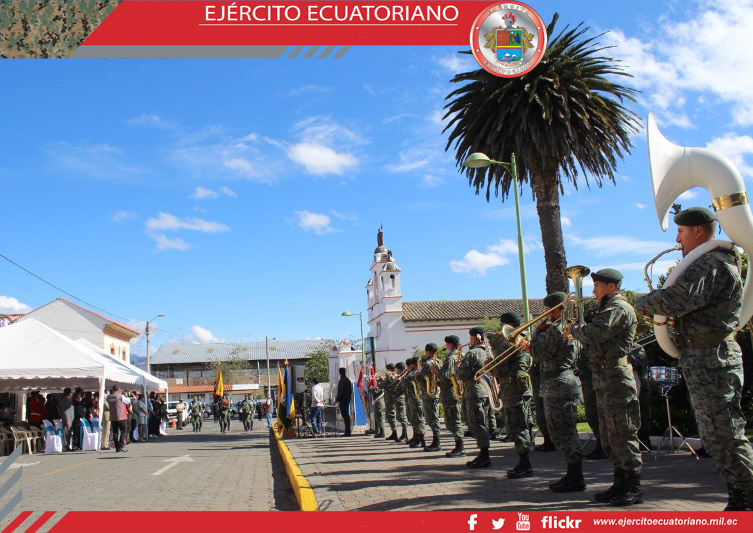 Militares participan en aniversario de parroquialización de Natabuela