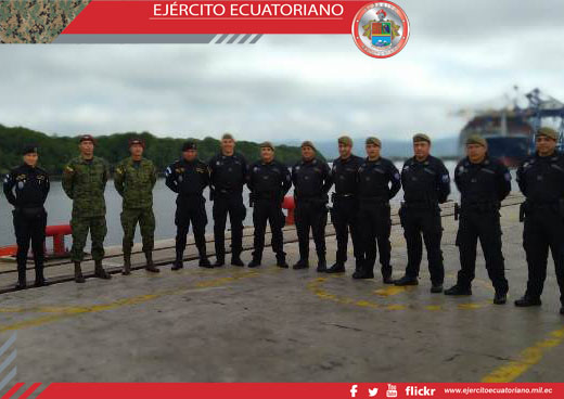 En Guayaquil se clausura el Curso de Detección de narcóticos con ejemplares caninos.