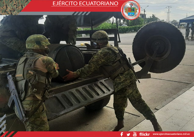 En límite con el Perú militares decomisan combustible
