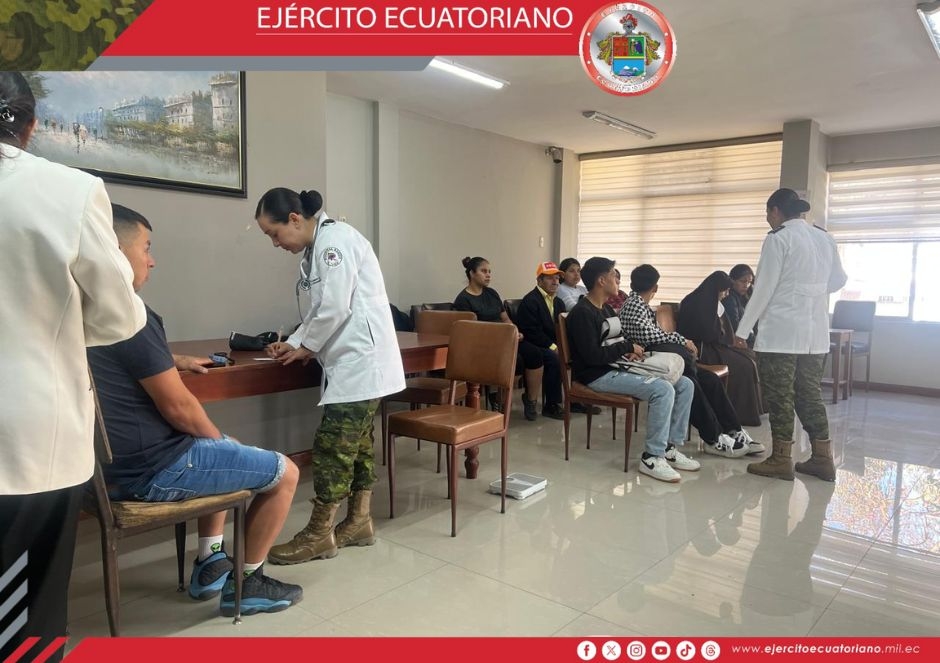 Ejército Ecuatoriano participa en jornada de salud