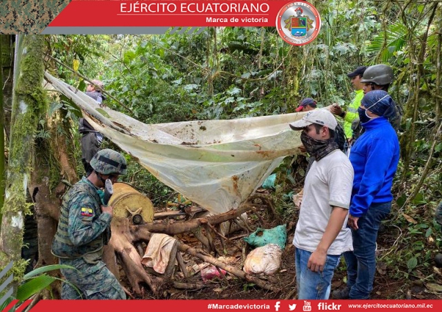 Miembros de las Fuerzas Armadas descubren campamento de minería ilegal en Imbabura