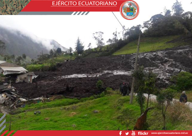 Militares apoyan en acciones de rescate en la parroquia El Carmelo