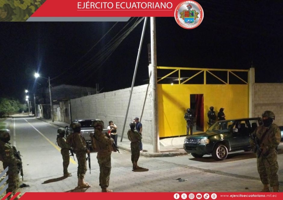 Presuntos delincuentes son aprendidos con armas en Guayas