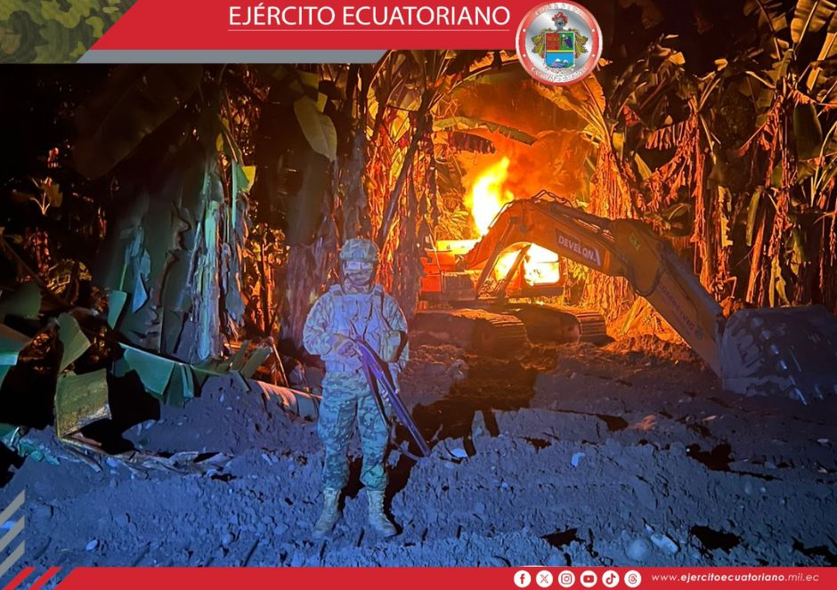 Se inhabilita campamentos y maquinaria dedicados a la minería ilegal en el Tena
