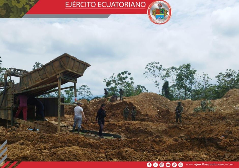 Operación militar frena actividades de minería ilegal en Pasaje