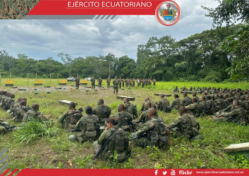 Visita al curso de Tigres por parte del Comandante del Comando de Educación y Doctrina Militar Terrestre