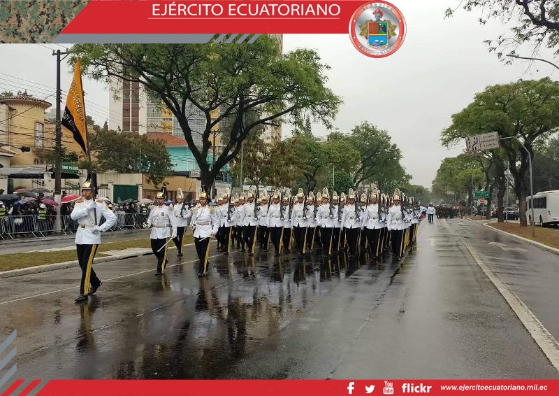 Escuela Superior Militar Eloy Alfaro participa en el desfile de independencia de Brasil