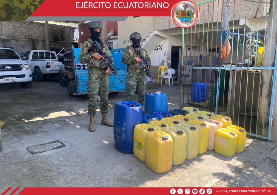 Ejército decomisó armas y combustible en Cojimíes