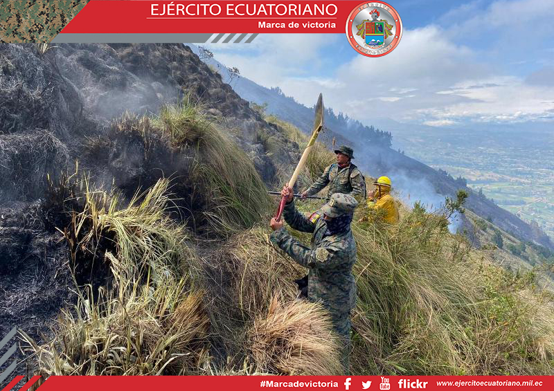 Personal de la Brigada Patria apoyan en sofocación de incendio en el cerro Putzulahua