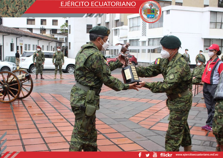 Se entregaron reconocimientos a personal militar destacado en actividades educativas y deportivas