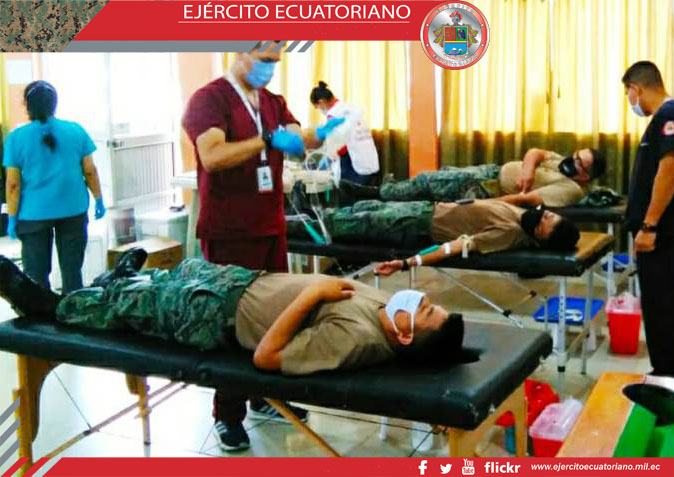 En Sucumbíos militares participan en campaña de donación de sangre