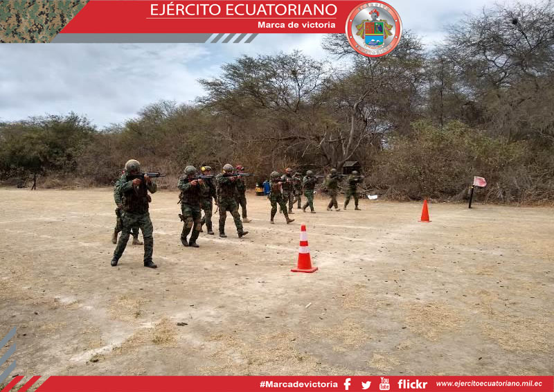 En el Ciece personal de la II.D.E. Libertad realiza entrenamiento de tiro