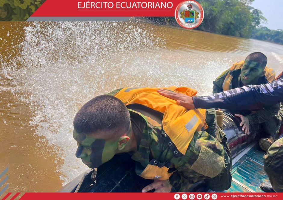 Cadetes se capacitan en navegación fluvial para patrullajes y seguridad en la Amazonía