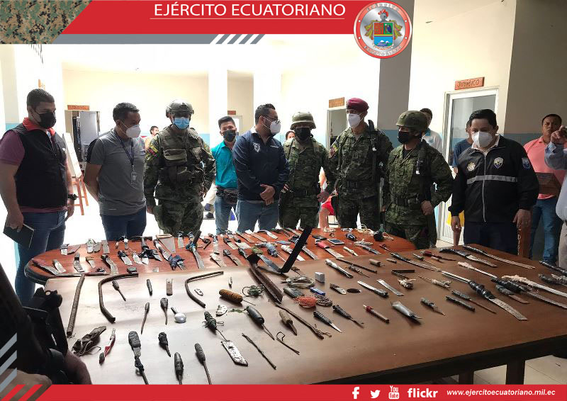 Entrega de armas en el CPL Sucumbíos