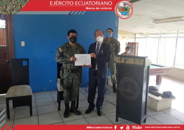 Batallón Santiago recibió reconocimiento y donación por parte de la Gobernación de Morona Santiago