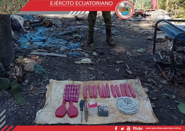 Militares incautan 1000 bultos de material mineralizado en la Mina Vieja