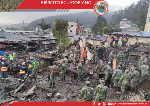 Ejército continúa con labores de rescate en zona afectada por el aluvión