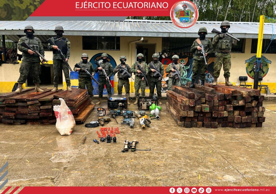 Ejército Ecuatoriano ejecuta operaciones contra la minería ilegal en Carchi