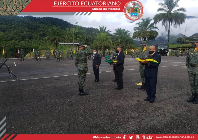 Fuerzas Armadas honran al personal militar que cumplió con honor el servicio a la Patria