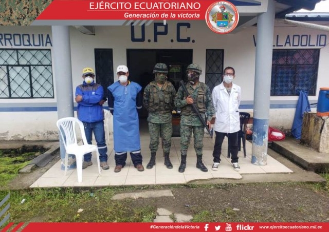 Militares decomisan armas letales a ciudadanos que intentaban ingresar a la provincia de Loja