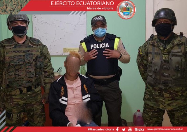 Ejército incautó una pistola a ciudadano chino en Patate