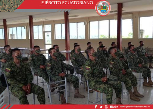 Personal militar participó en charla informativa