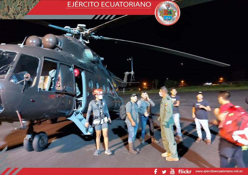 Ejército Ecuatoriano, con sus medios aéreos, apoyaron en rescate de personas en el río Upano