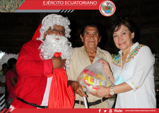Pobladores de las comunidades de Pastaza recibieron regalos por parte de los soldados y sus esposas