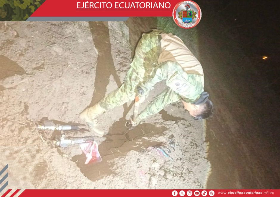 Efectivos militares detectan perforaciones en el Poliducto Libertad - Manta