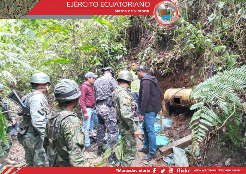 Miembros del Ejército encuentra material aurífero en Imbabura