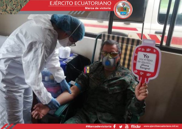 Militares donan sangre durante la emergencia sanitaria
