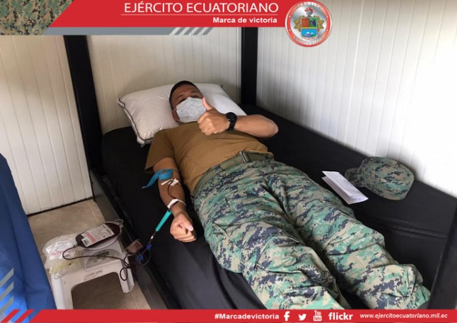 Donación de sangre en apoyo la Cruz Roja de Imbabura