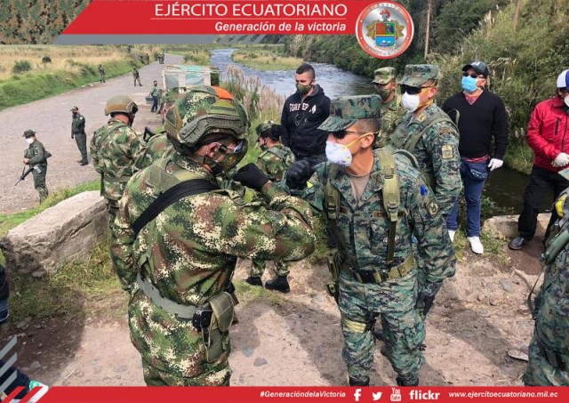 Autoridades militares de  Ecuador y Colombia se reúnen en frontera