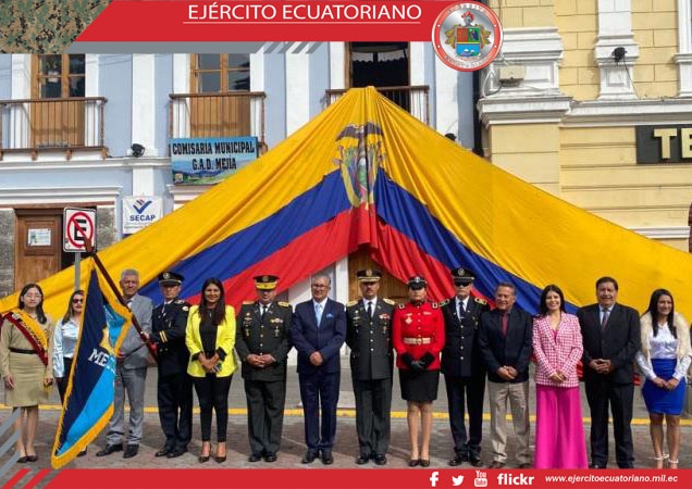 Ceremonia cívico militar por el Día del escudo Nacional