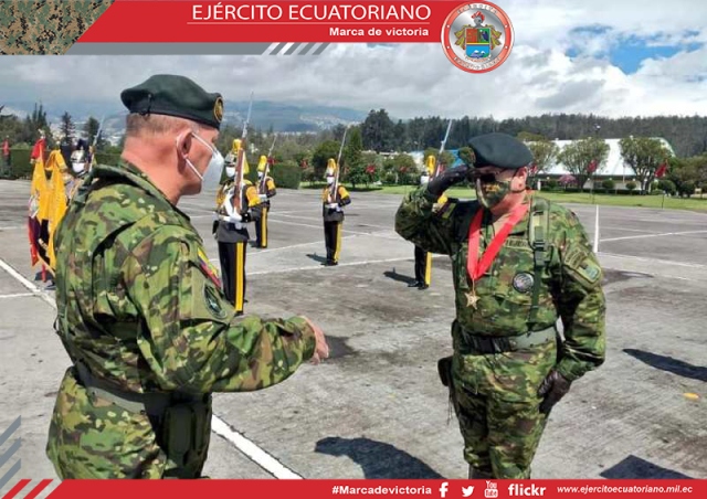 Ejército realizó reconocimiento institucional a oficiales superiores