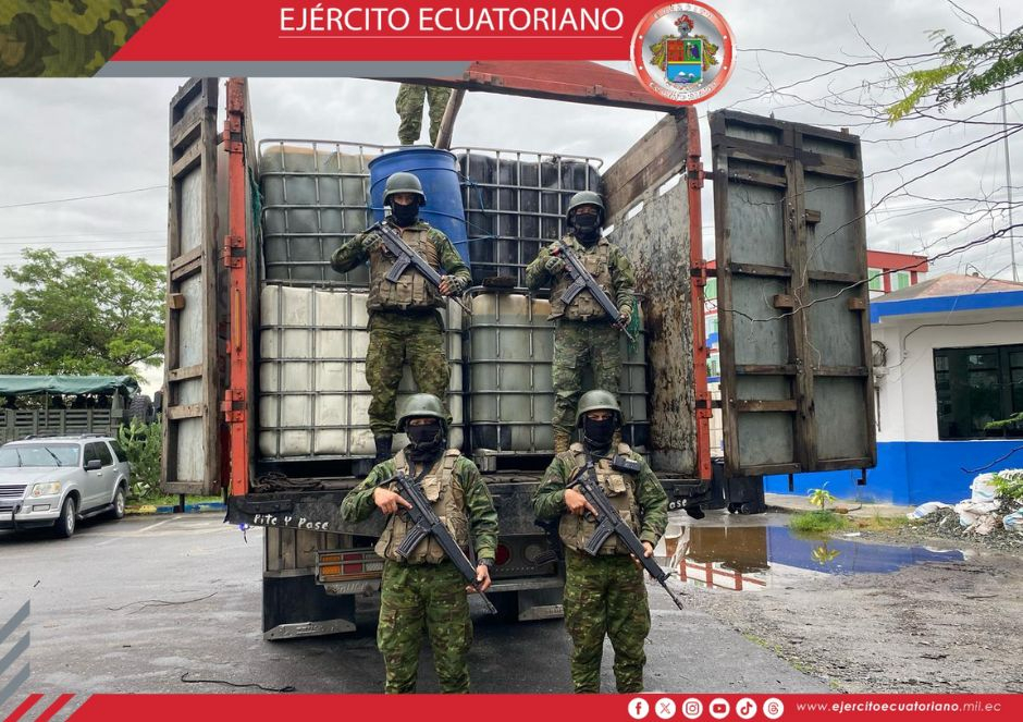 Personal militar decomisó combustible en el cantón Arenillas