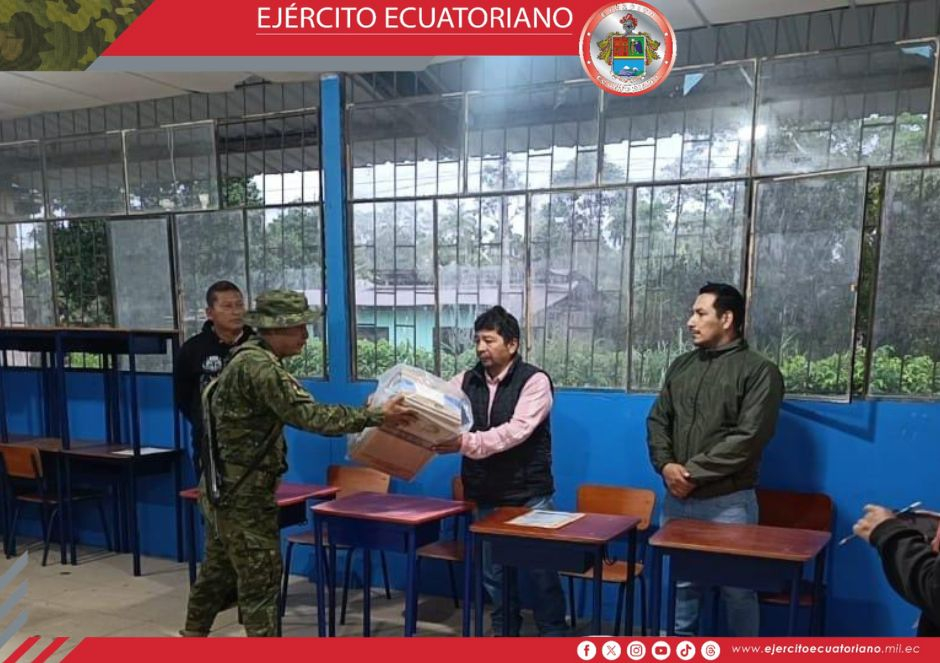 Ejército Ecuatoriano apoya en la jornada electoral del cantón Sevilla Don Bosco