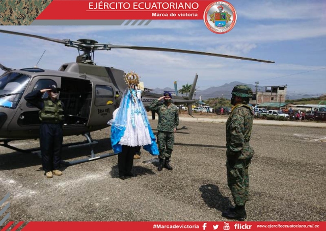 Imagen de la Virgen del Cisne en su segundo día de recorrido llega al Batallón Macará