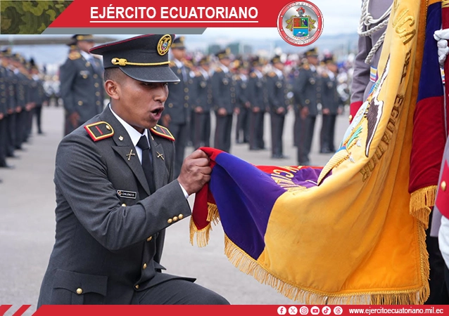 Escuela de Formación de Soldados realizó ceremonia de imposición de presillas y juramento individual a la Bandera.