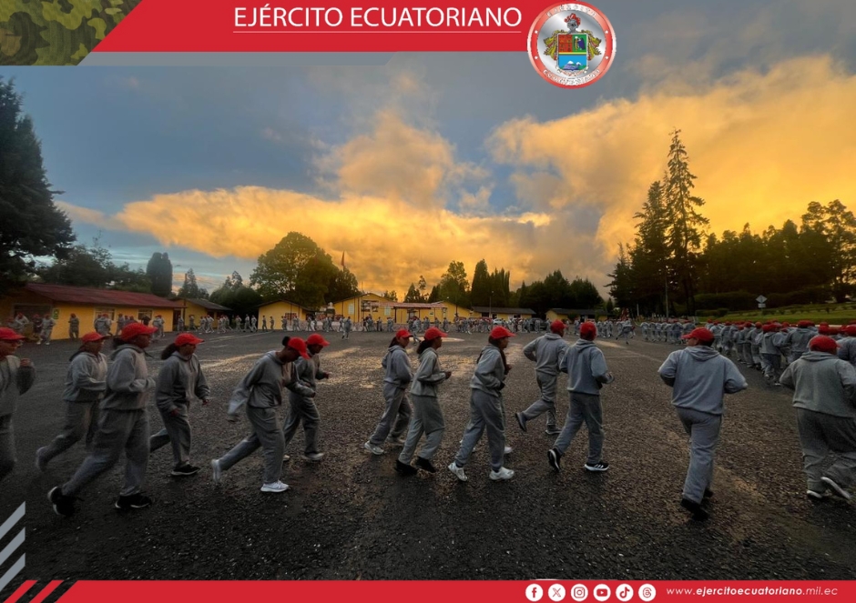 Actividad física fortalece el espíritu de cuerpo y liderazgo militar en la Brigada de Artillería N.º 27 Portete
