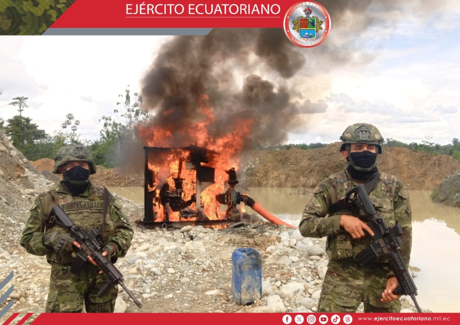 Ejército Ecuatoriano ejecuta contundente golpe contra la minería ilegal en Selva Alegre