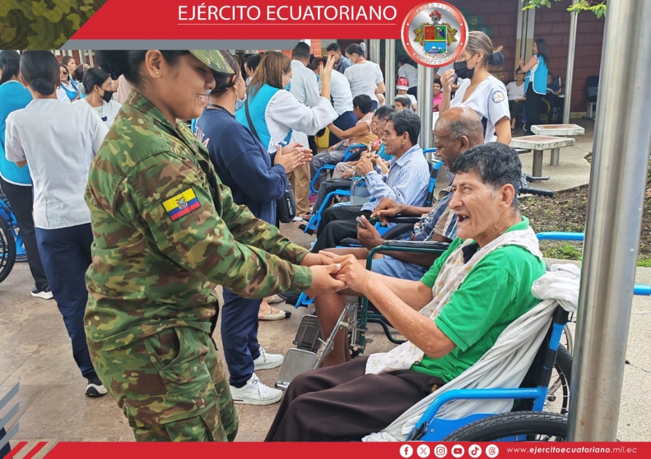 Personal militar y el grupo de señoras esposas de oficiales del voluntariado visitaron la Fundación “Casa del hombre doliente”