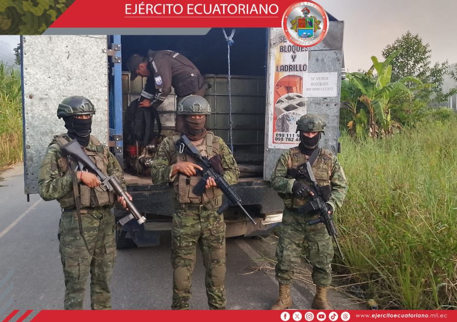 Operación militar contra la minería ilegal en Napo deja aprehendidos, maquinaria destruida y vehículos decomisados