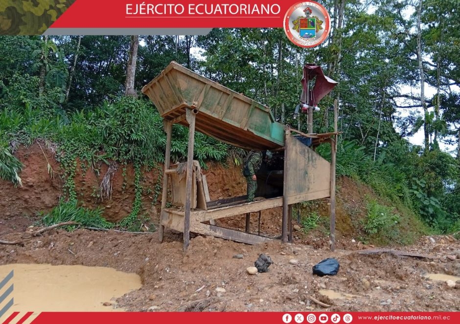 Golpe a la minería ilegal en Napo y Pastaza maquinaria y equipos destruidos en operación militar