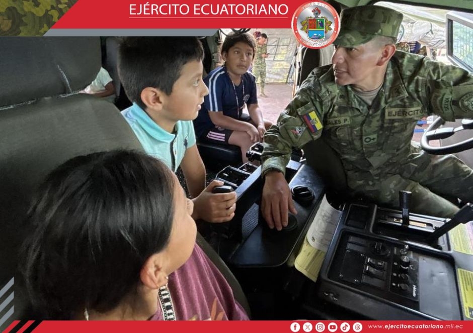 Ejército Ecuatoriano ejecutó acción cívica en Lentag, provincia del Azuay