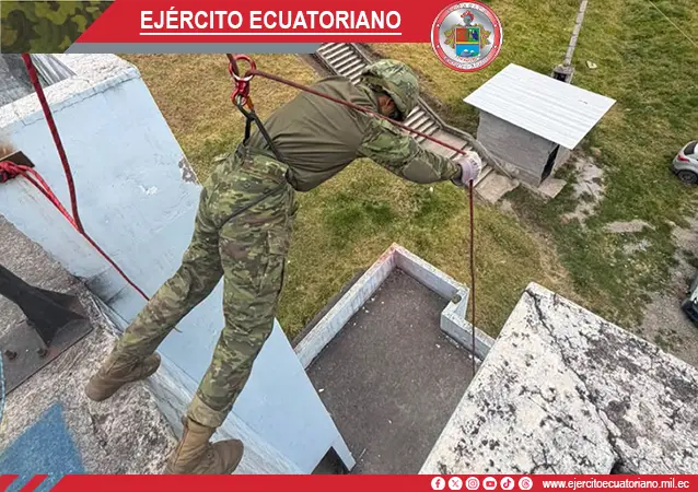 Cadetes ponen en práctica sus conocimientos durante la fase aplicativa de patrullas